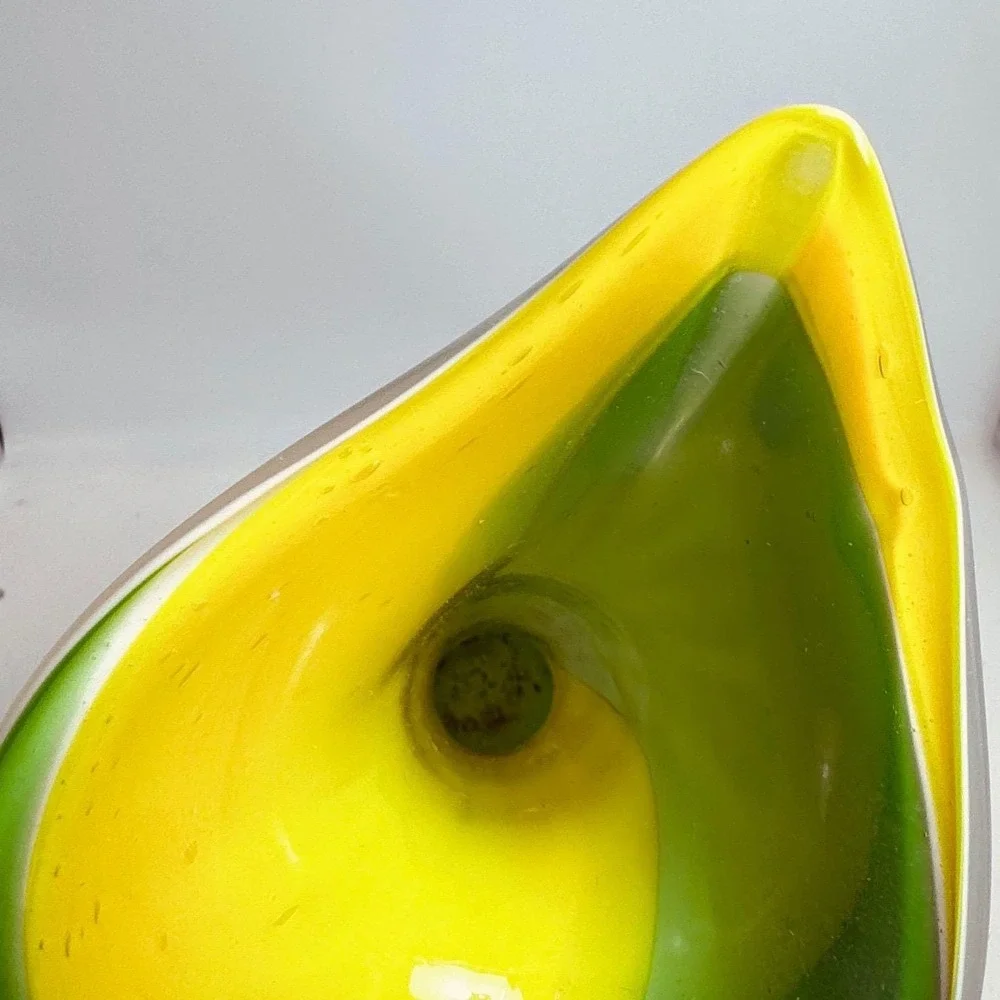 Vintage Hand‎ Blown Glass Calla Lily Vase Yellow Green Frosted Ribbed 11 Inch